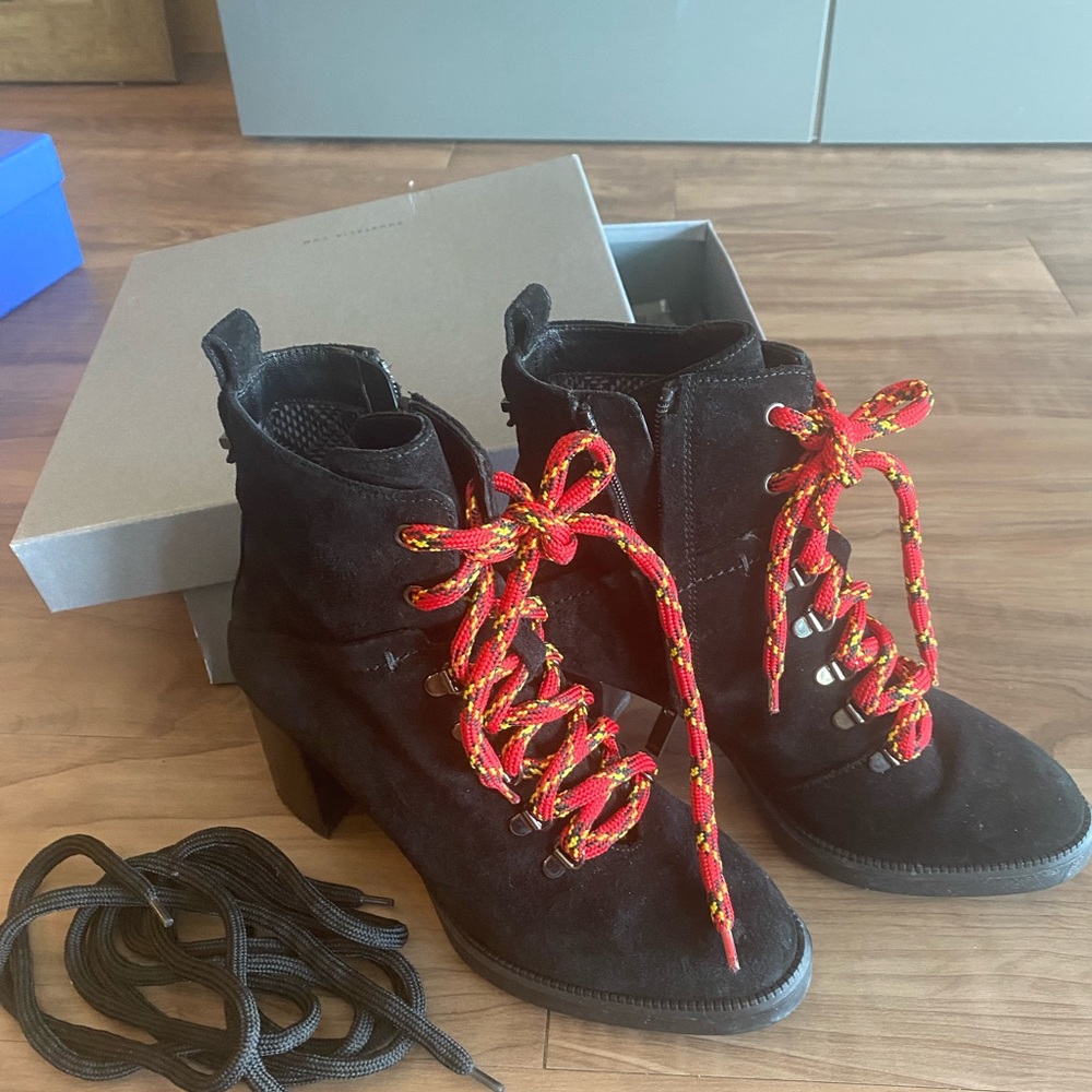 Aquatalia Ihana Suede Booties size 8.5